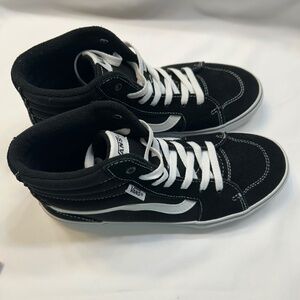 Vans Filmore High Top Sneakers.    New In Box